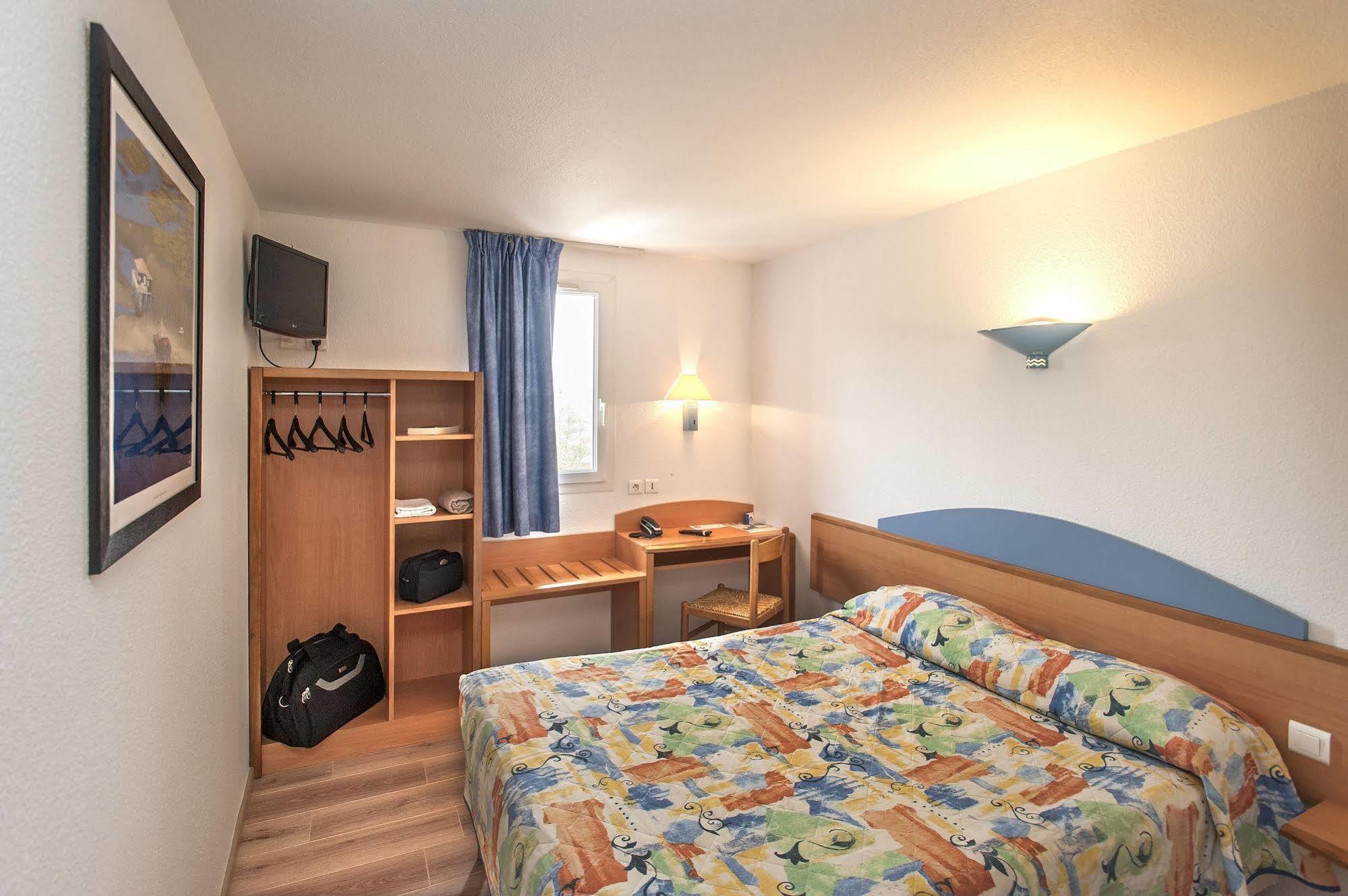 Brit Hotel Essentiel Millau Zewnętrze zdjęcie