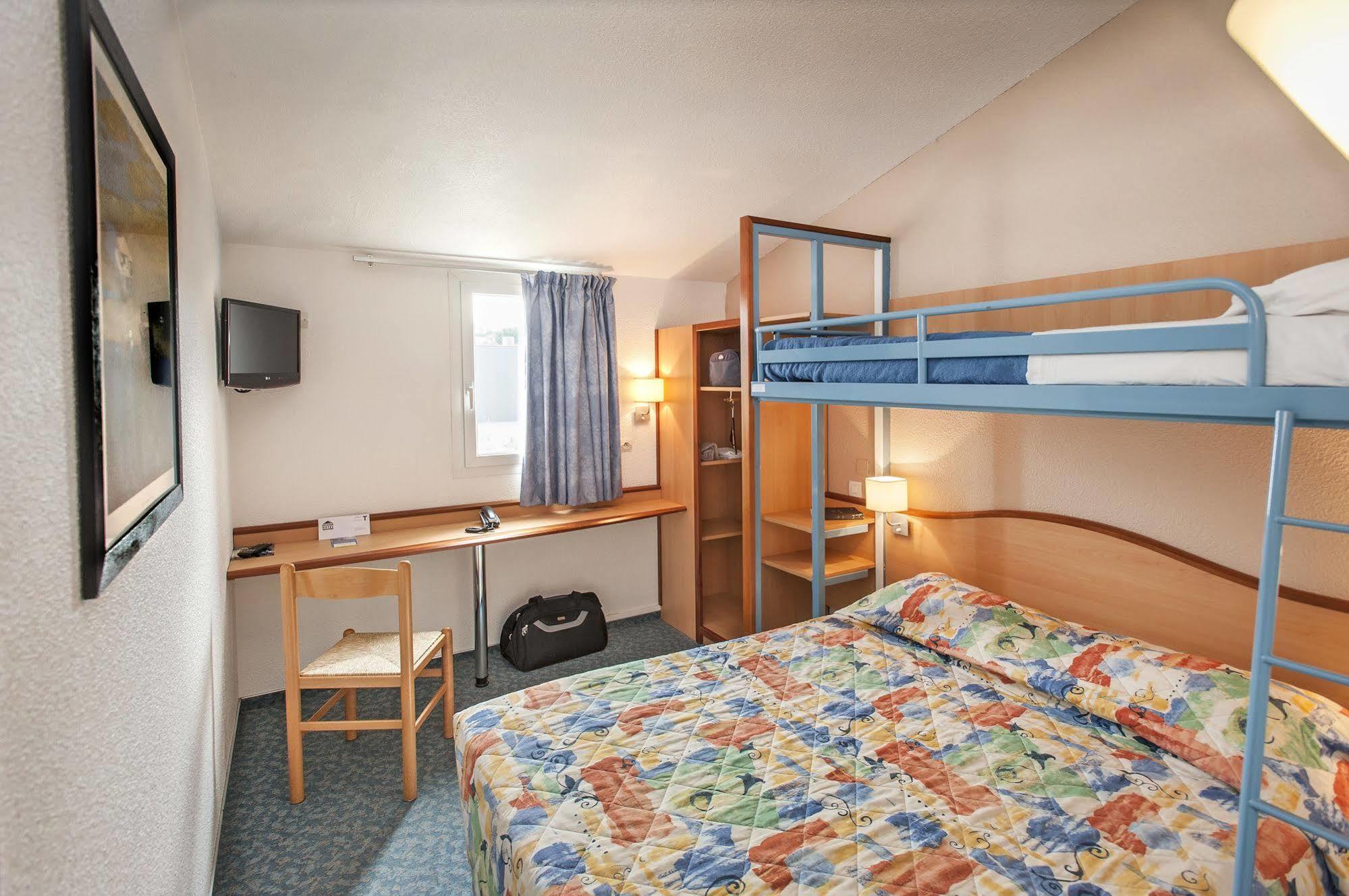 Brit Hotel Essentiel Millau Zewnętrze zdjęcie