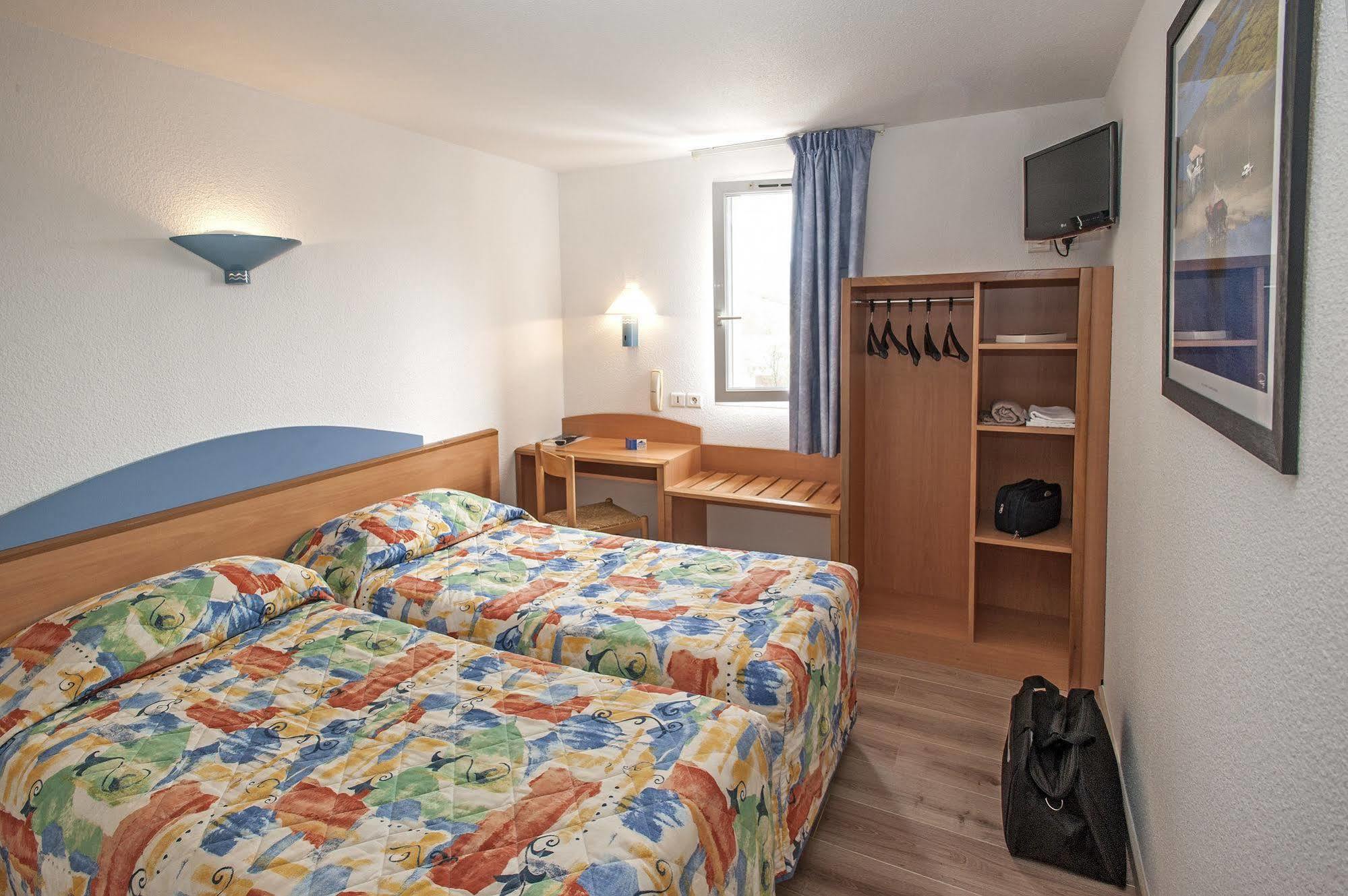 Brit Hotel Essentiel Millau Zewnętrze zdjęcie
