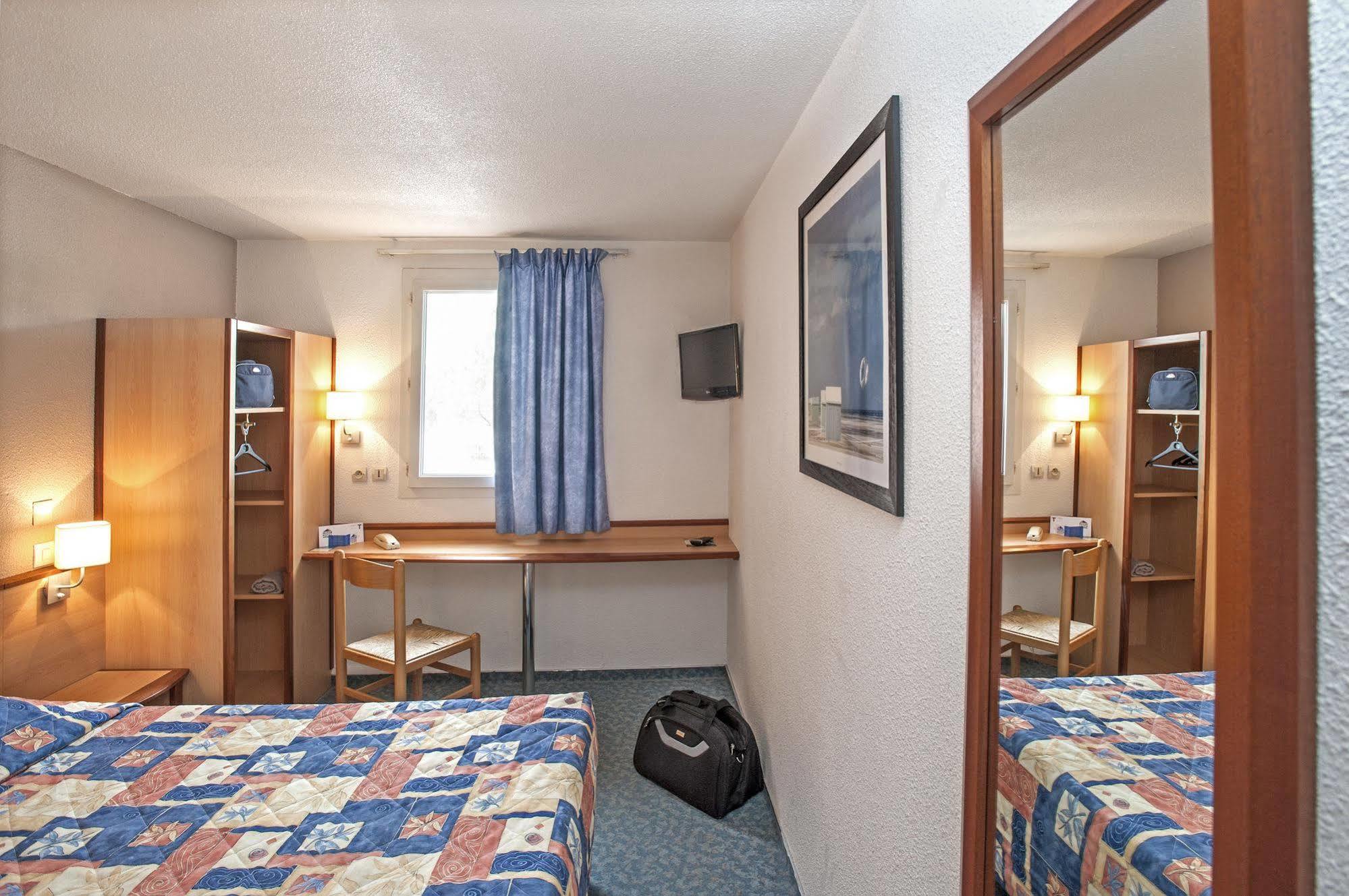 Brit Hotel Essentiel Millau Zewnętrze zdjęcie